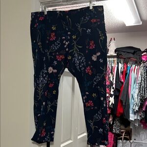 Floral 💐 skinny jeans — GENTLY USED!